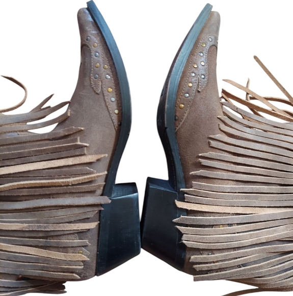 Laredo Fringed Leather Snip Toe Boot - Picture 7 of 11